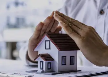 Claves para solicitar asistencia financiera y legal tras un desastre natural en USA