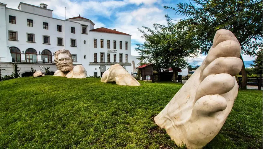 Guatemala: Edificios, arte y el centro del país