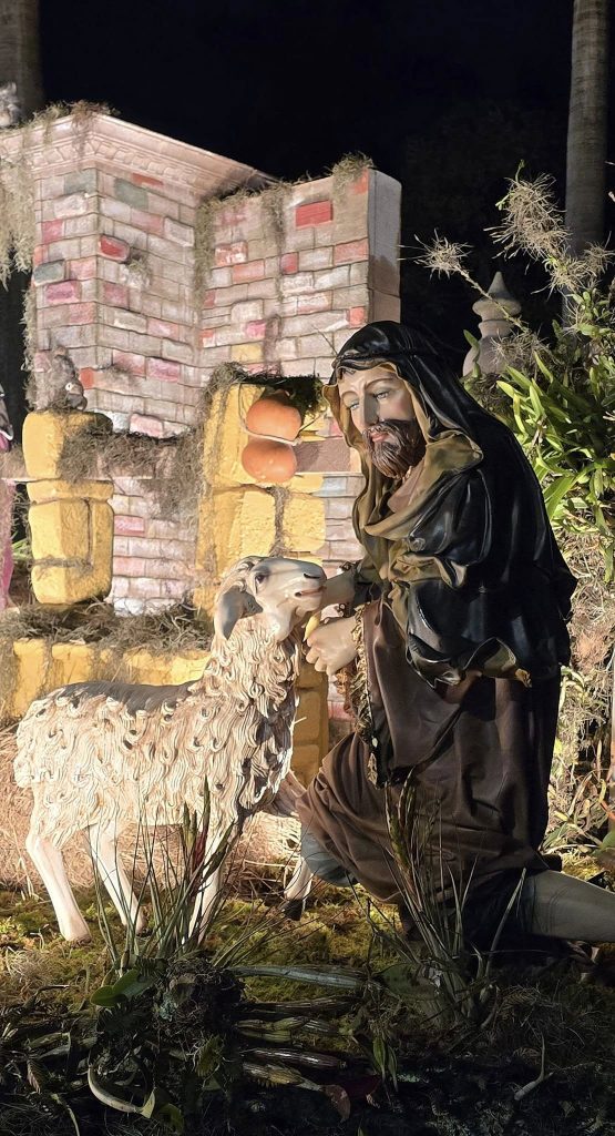 Los detalles del ropaje y las facciones se cuidaron al máximo para que el Nacimiento de Esquipulas tenga máximo realismo. Los peregrinos se sorprenfden al verlo, ya sea de dia o de noche. – SoyMigrante.com REVISTA Los detalles del ropaje y las facciones se cuidaron al máximo para que el Nacimiento de Esquipulas tenga máximo realismo. Los peregrinos se sorprenfden al verlo, ya sea de dia o de noche. – SoyMigrante.com REVISTA
