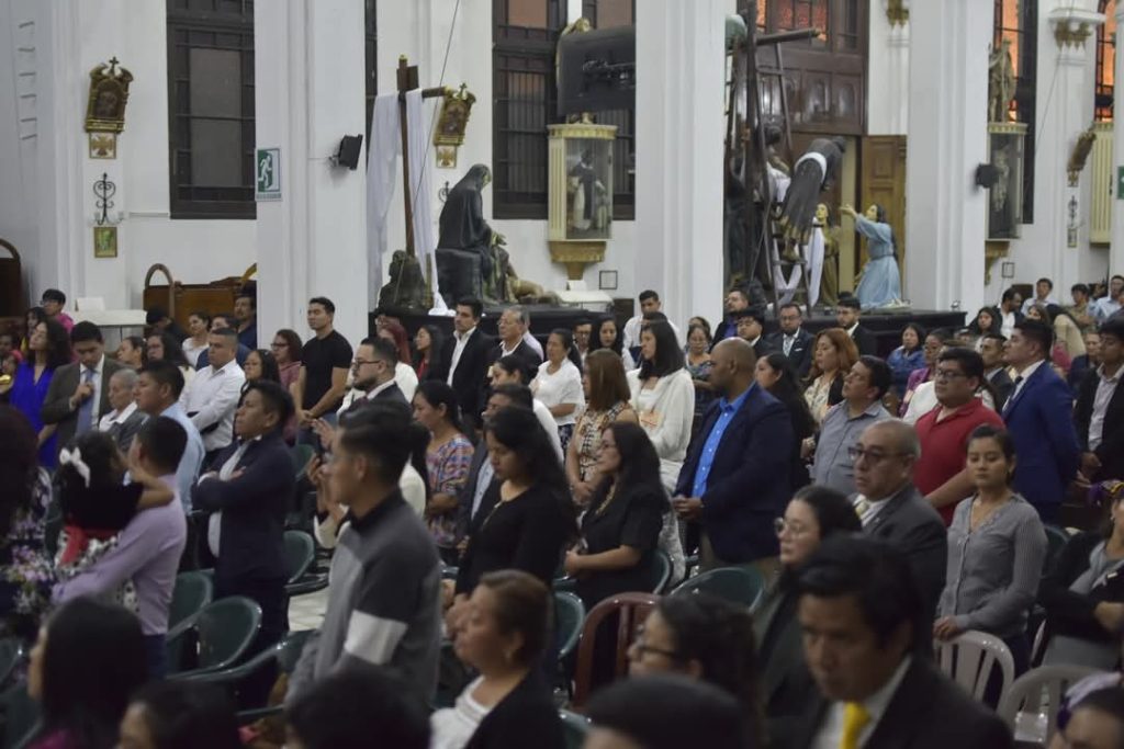 La pertenencia y asistencia a una comunidad religiosa brinda no solo espacio de oración y meditación sino también abre oportunidades de vivir la fraternidad y servir a los demás.