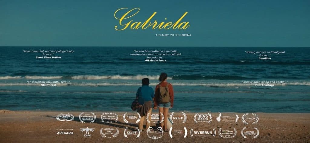 Pasajeros de migrantes en la playa disfrutando del mar y la naturaleza en la portada de la revista SoyMigrante.com REVISTA, destacando relatos de inmigrantes y temas de migración. – SoyMigrante.com REVISTA