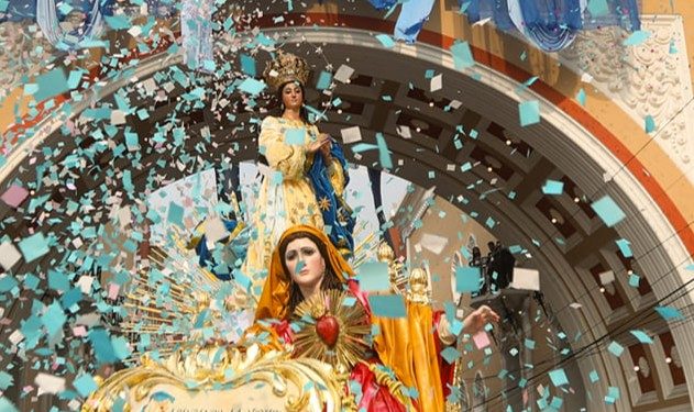Concepción de San Francisco, fotografía Oscar Rivas – SoyMigrante.com REVISTA Láser de confeti de colores en la celebración de Semana Santa con figuras religiosas en una procesión tradicional. – SoyMigrante.com REVISTA