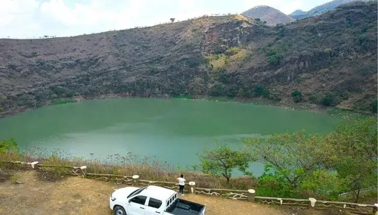 Jalapa cuenta con sitios turísticos únicos y sorprendentes. Esta es la llamada Laguna del Hoyo, en el municipio de Monjas – SoyMigrante.com REVISTA Jalapa cuenta con sitios turísticos únicos y sorprendentes. Esta es la llamada Laguna del Hoyo, en el municipio de Monjas – SoyMigrante.com REVISTA