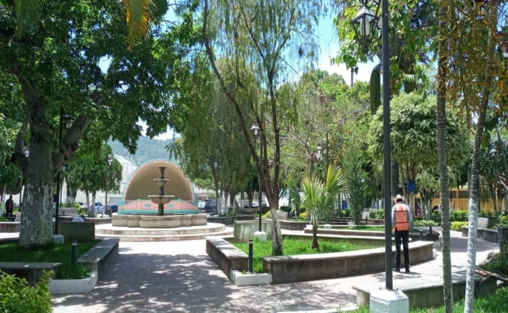 Jalapa es conocida por su clima, paisaje y amabilidad de los residentes. Parque central de Jalapa. – SoyMigrante.com REVISTA Jalapa es conocida por su clima, paisaje y amabilidad de los residentes. Parque central de Jalapa. – SoyMigrante.com REVISTA