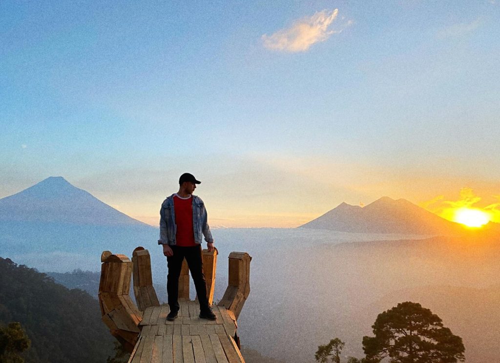 Axel Vásquez se siente orgulloso de ser guatemalteco; en 2021 y 2023 estuvo de visita en el país y visitó lugares emblemáticos que reafirmaron el cariño a sus raíces familiares. – SoyMigrante.com REVISTA Axel Vásquez se siente orgulloso de ser guatemalteco; en 2021 y 2023 estuvo de visita en el país y visitó lugares emblemáticos que reafirmaron el cariño a sus raíces familiares. – SoyMigrante.com REVISTA
