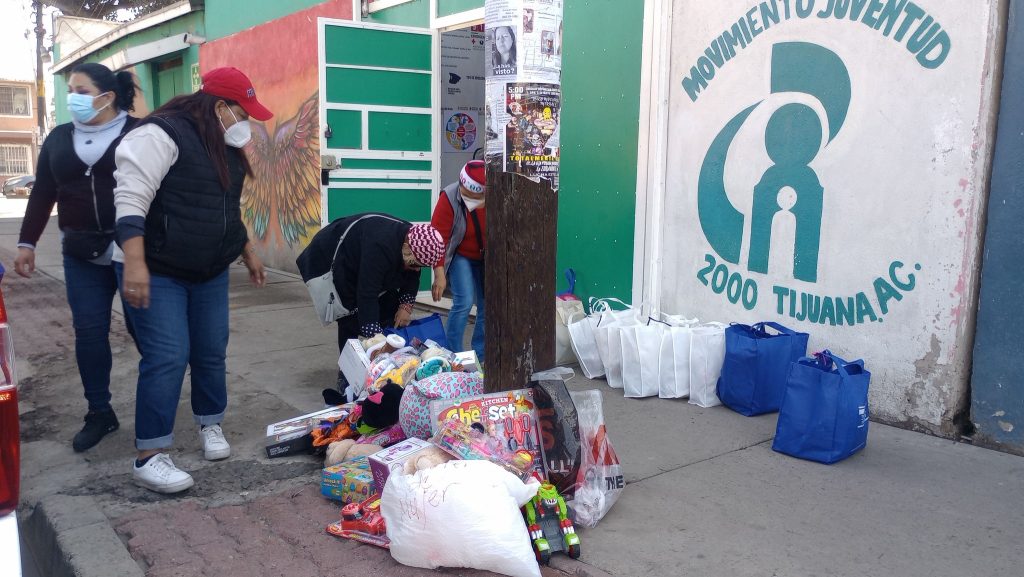 Voluntarios de la Red Migrante Guatemalteca llegaron a cuatro albergues de Tijuana, con motivo del Día de Reyes, para festejar a los niños. – SoyMigrante.com REVISTA Voluntarios de la Red Migrante Guatemalteca llegaron a cuatro albergues de Tijuana, con motivo del Día de Reyes, para festejar a los niños. – SoyMigrante.com REVISTA