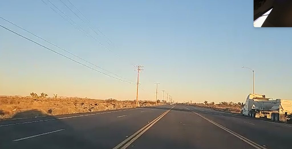 Así se veía el humo en el horizonte mientras Carlos Quilo conducía de vuelta a su casa. – SoyMigrante.com REVISTA Así se veía el humo en el horizonte mientras Carlos Quilo conducía de vuelta a su casa. – SoyMigrante.com REVISTA