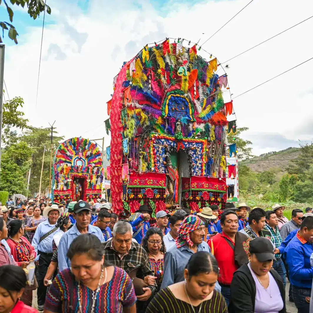 Con devoción, colorido y marimba, Rabinal festeja su fiesta titular