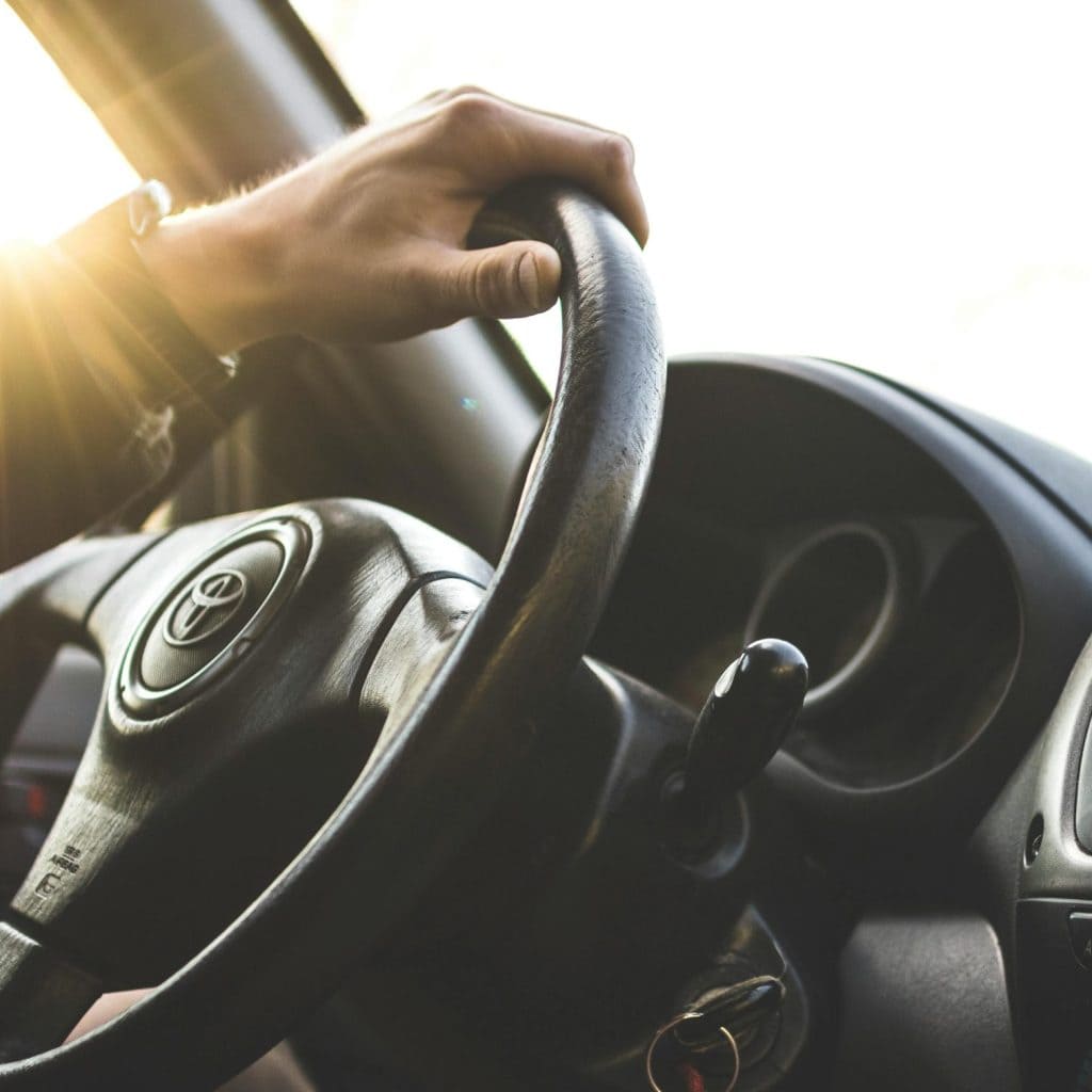 Aprendiendo y conduciendo: Cómo aprovechar el tiempo – SoyMigrante.com REVISTA