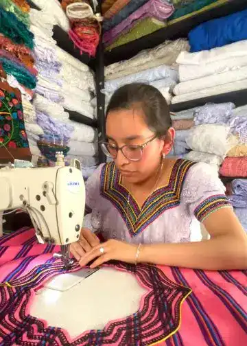 Las hermanas Nicolás guardianas de la tradición textil están en MERCADO – SoyMigrante.com REVISTA