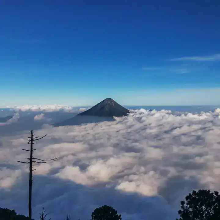 ¿Cuál es el nombre prehispánico del Volcán de Agua?