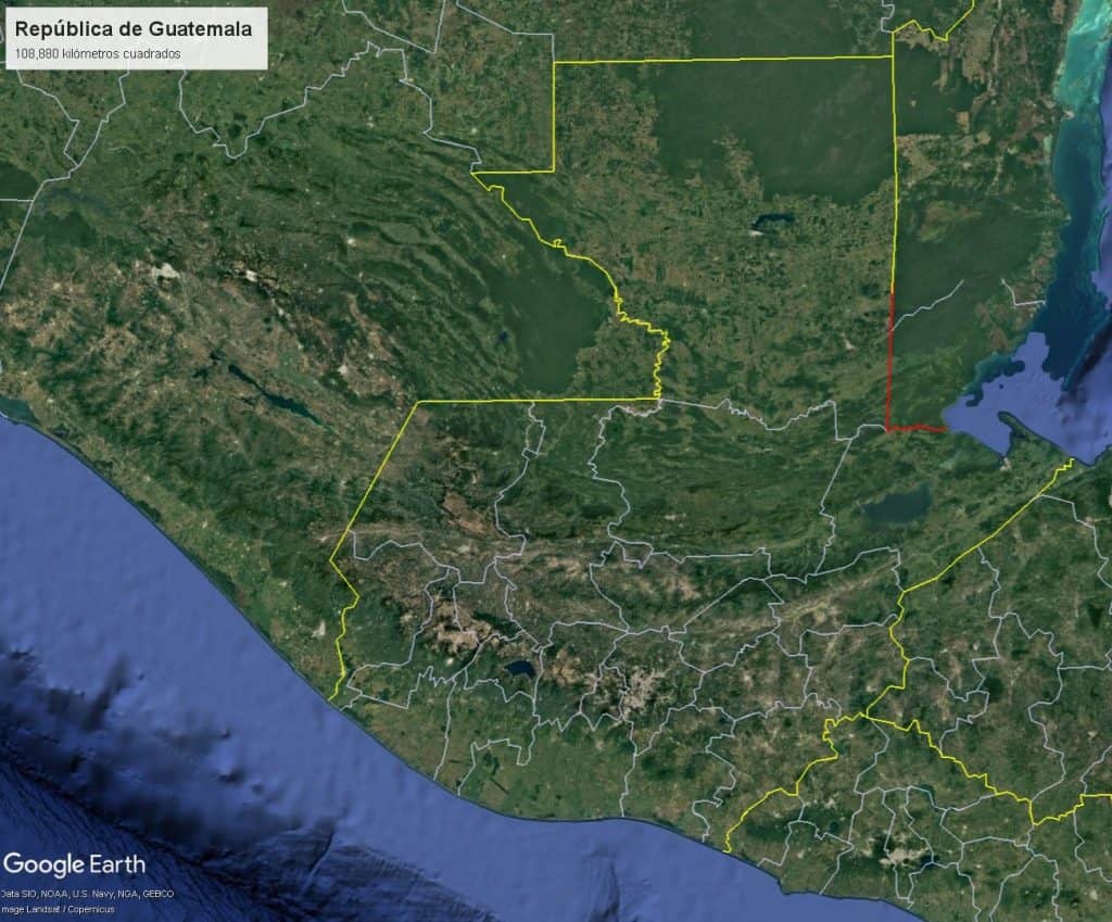 Guatemala mapa satelital con límites y cuerpos de agua, destacando la geografía diversa y las áreas naturales del país. – SoyMigrante.com REVISTA