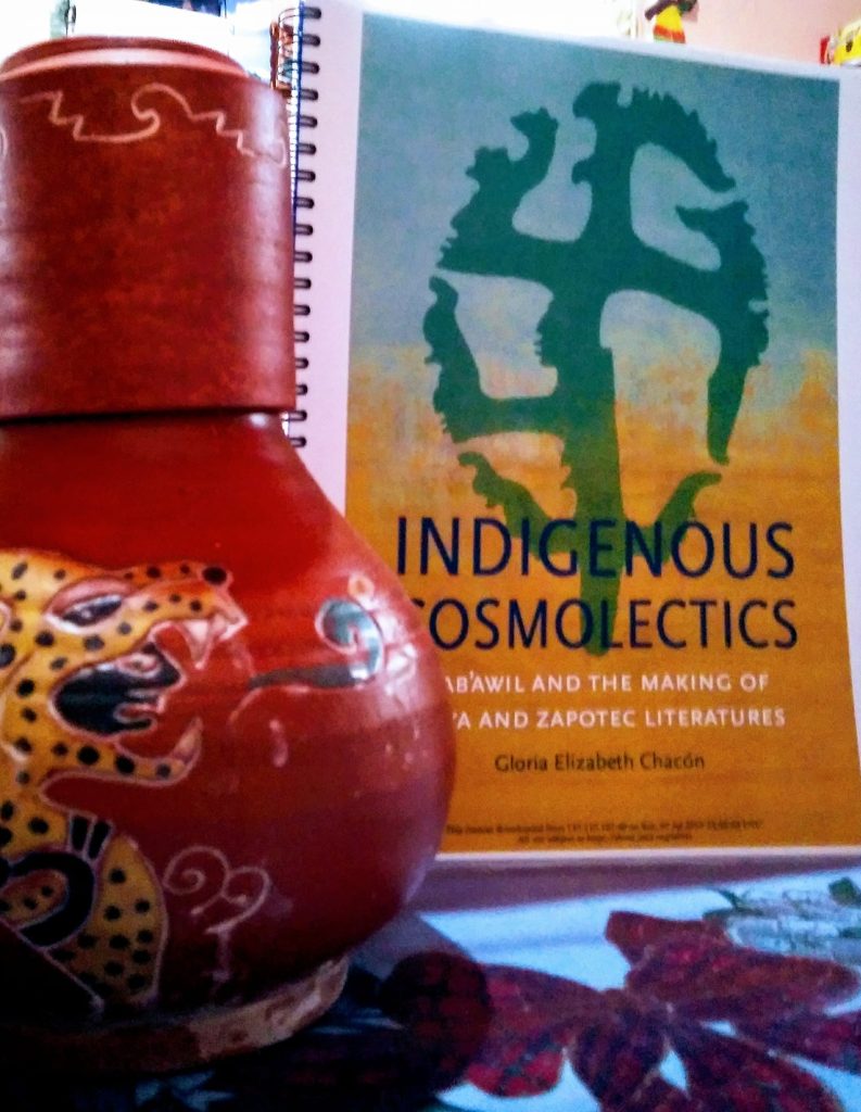 Cosmolécticas Indígenas (Indígenous Cosmolectics) fue lanzado en 2020 y en él expone como los escritores mayas y zapotecas se han ido abriendo paso a pesar de muchas barreras idiomáticas para mantener viva su identidad. – SoyMigrante.com REVISTA Su libro Cosmolécticas Indígenas (Indígenous Cosmolectics) fue lanzado en 2020 y en él expone como los escritores mayas y zapotecas se han ido abriendo paso a pesar de muchas barreras idiomáticas para mantener viva su identidad. – SoyMigrante.com REVISTA