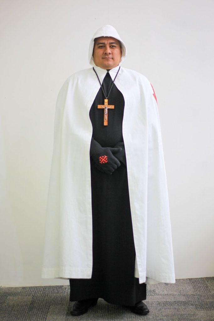 Asociación de Cruzados del Santo Sepulcro de la iglesia La Recolección, procesión de Santo Entierro el Viernes Santo. (Fotografía cortesía Óscar Rivas) – SoyMigrante.com REVISTA