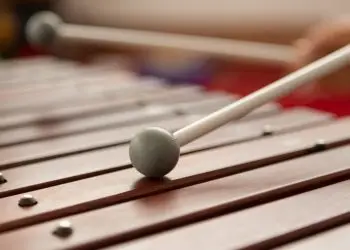 El arte de construir marimbas en Guatemala, una tradición de antaño