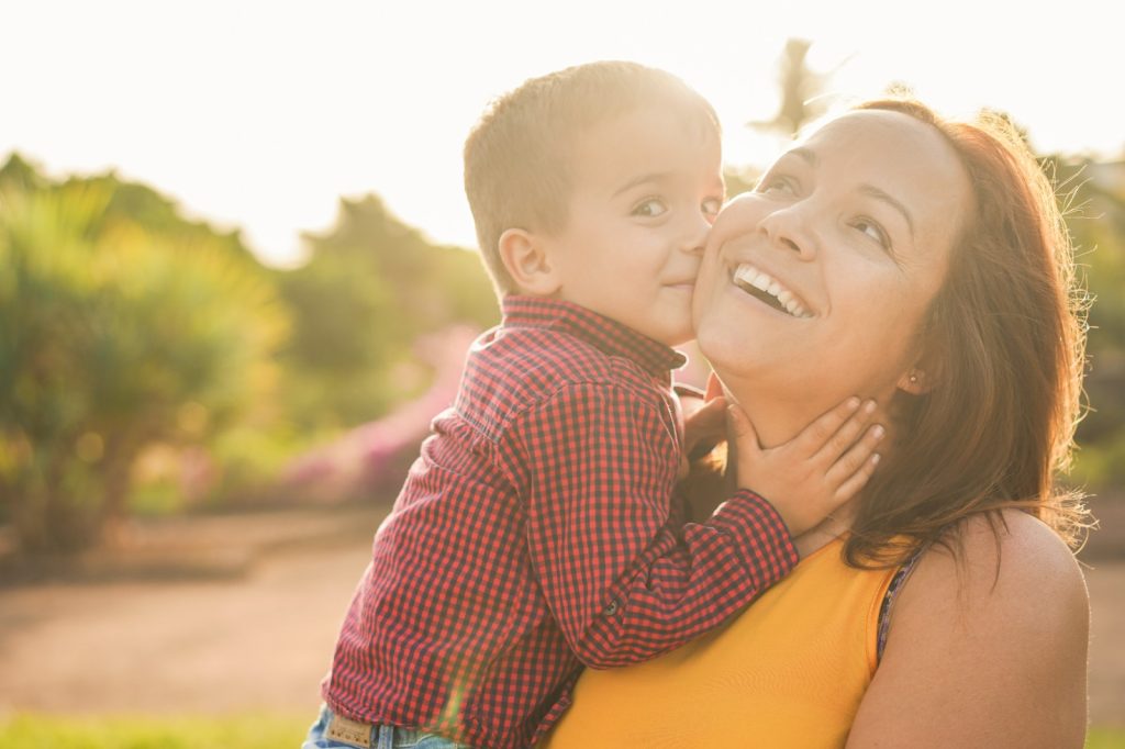 Frases que hacen sentir orgullosa a mamá: palabras que valen más que un regalo – SoyMigrante.com REVISTA