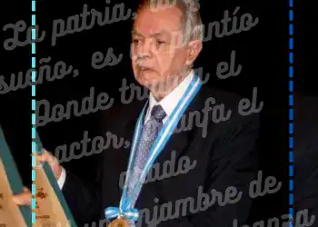 Medallero con medalla y premio en reconocimiento a la labor del migrante en la comunidad. Imagen relacionada con la revista SoyMigrante.com REVISTA y temas migratorios en español.