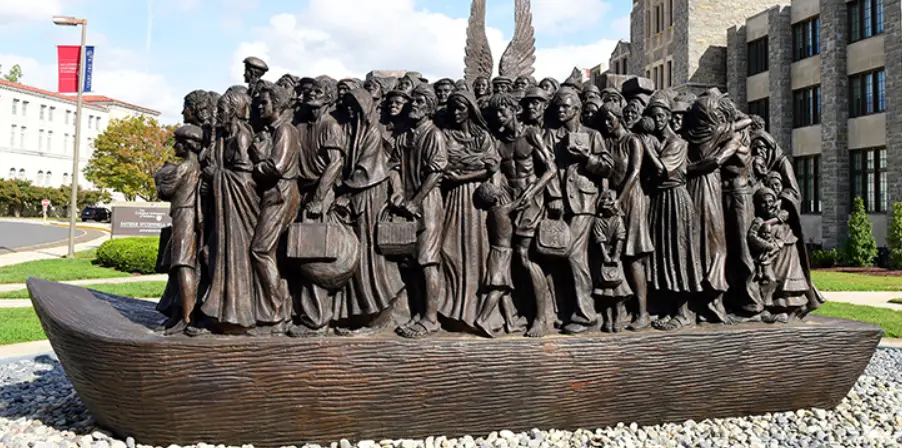 Una copia del monumento al migrante del Vaticano está en la Universidad Católica de América, en Washington D.C. – SoyMigrante.com REVISTA Una copia del monumento al migrante del Vaticano está en la Universidad Católica de América, en Washington D.C. – SoyMigrante.com REVISTA