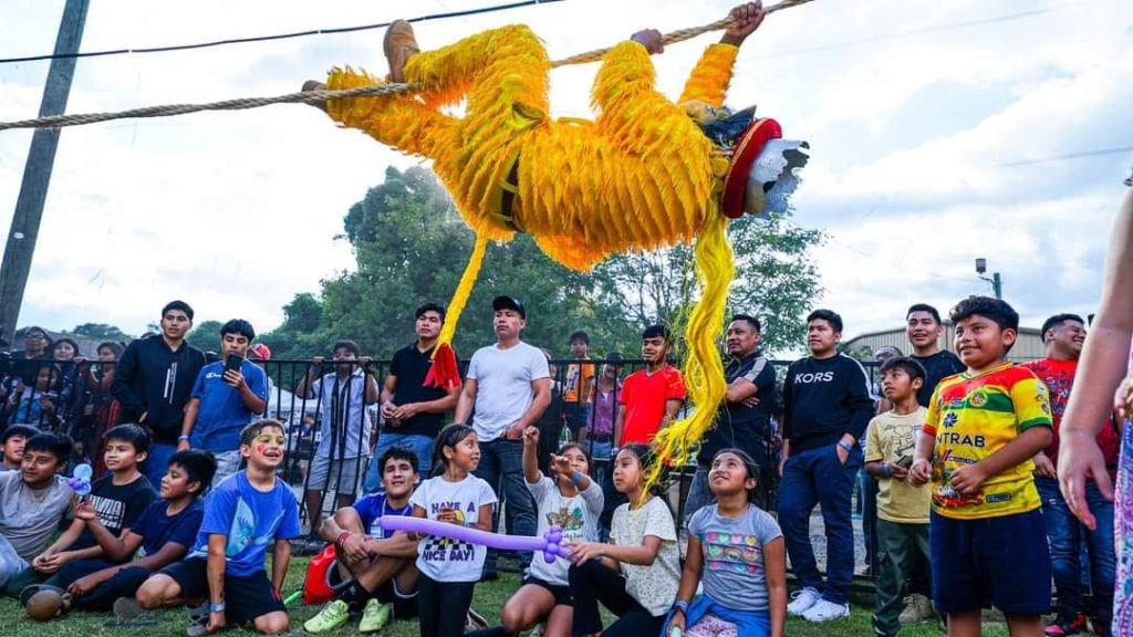 Participación en el festival guatemalteco, con motivo de las fiestas patrias, efectuado en Morganton, Carolina del Norte, con el auspicio del café Little Guatemala, también fundado por un guatemalteco, Cristian Ramazzini.