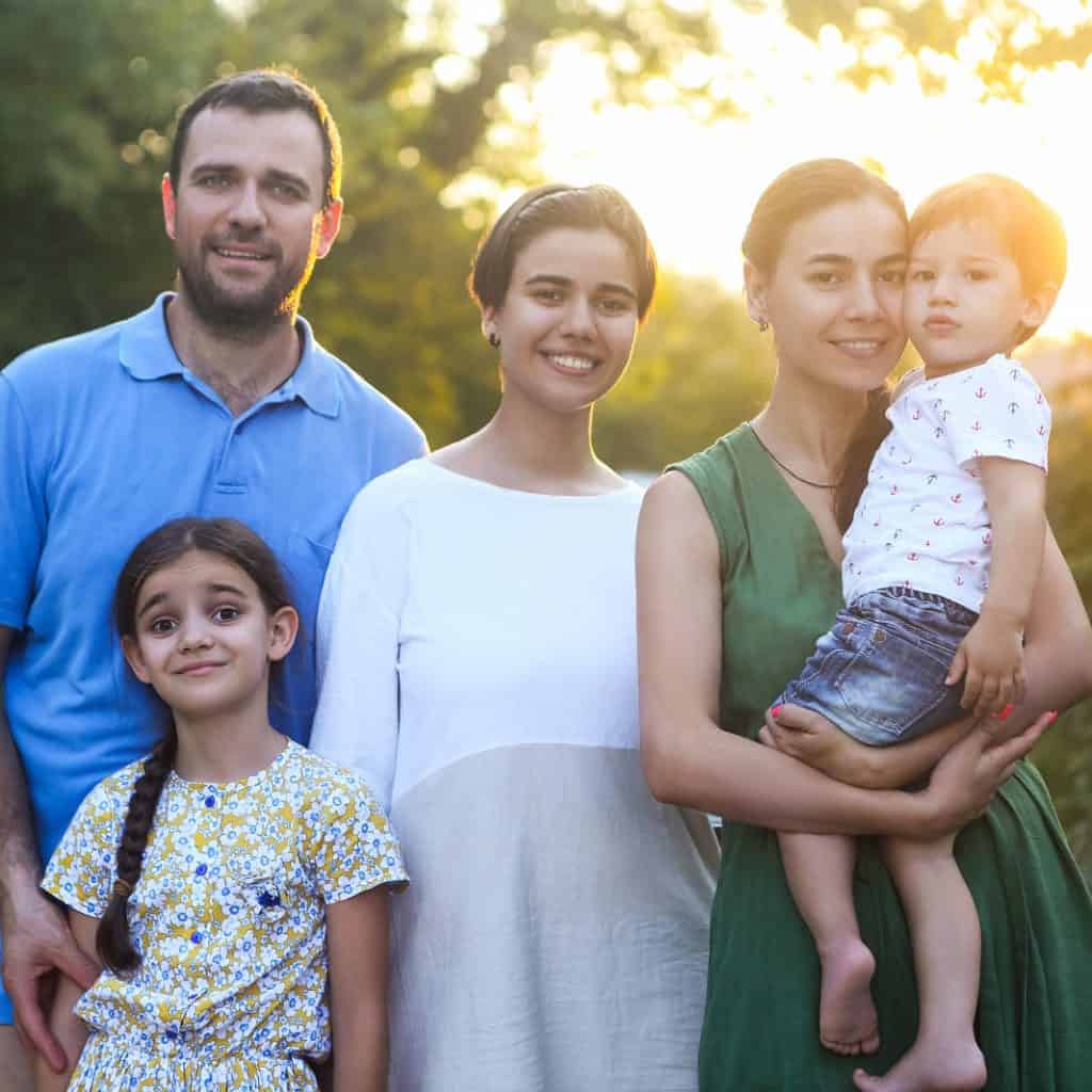 Jovenes-que-viven-exportacion-en-Jalisco-por-revistas-de-soymigrante.com Colombiana-que-vive-en-Mexico-con-su-familia-para-revista-soymigrante Familia-plena-de-amor-y-resiliencia-en-la-vida-extranjera-para-revista-soymigrante Foto-de-familia-en-el-parque-adulto-y-niños-sonrientes-para-SoyMigrante Familienfamilie-multicultural-viviendo-alegre-en-mexico-para-Revista-SoyMigrante. – SoyMigrante.com REVISTA