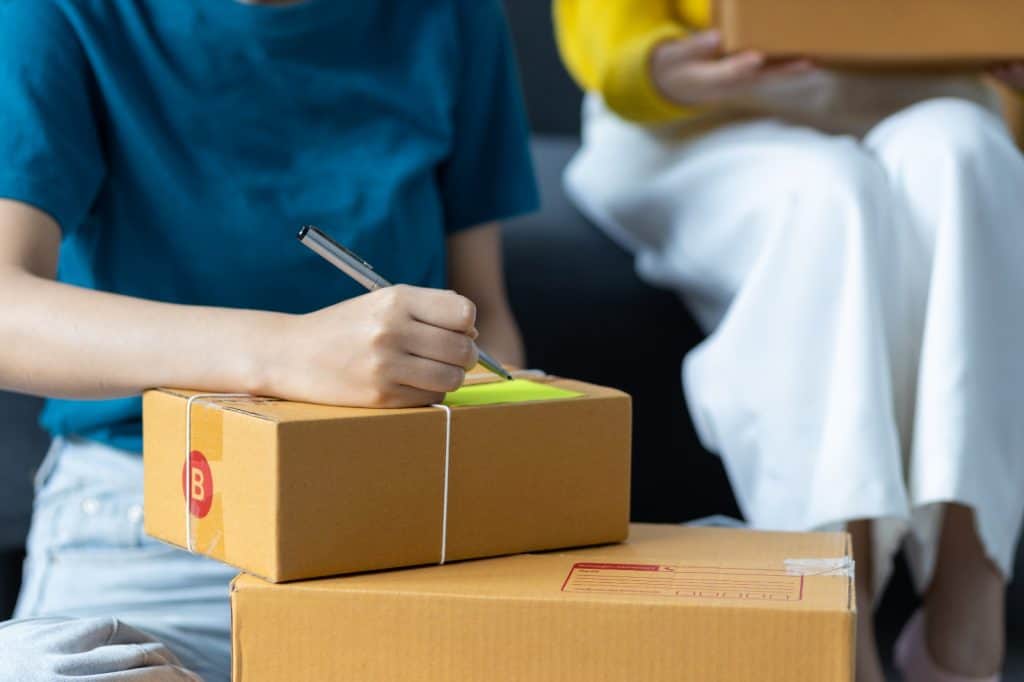 Paquetería y envío de documentos en comunidad migrante. – SoyMigrante.com REVISTA