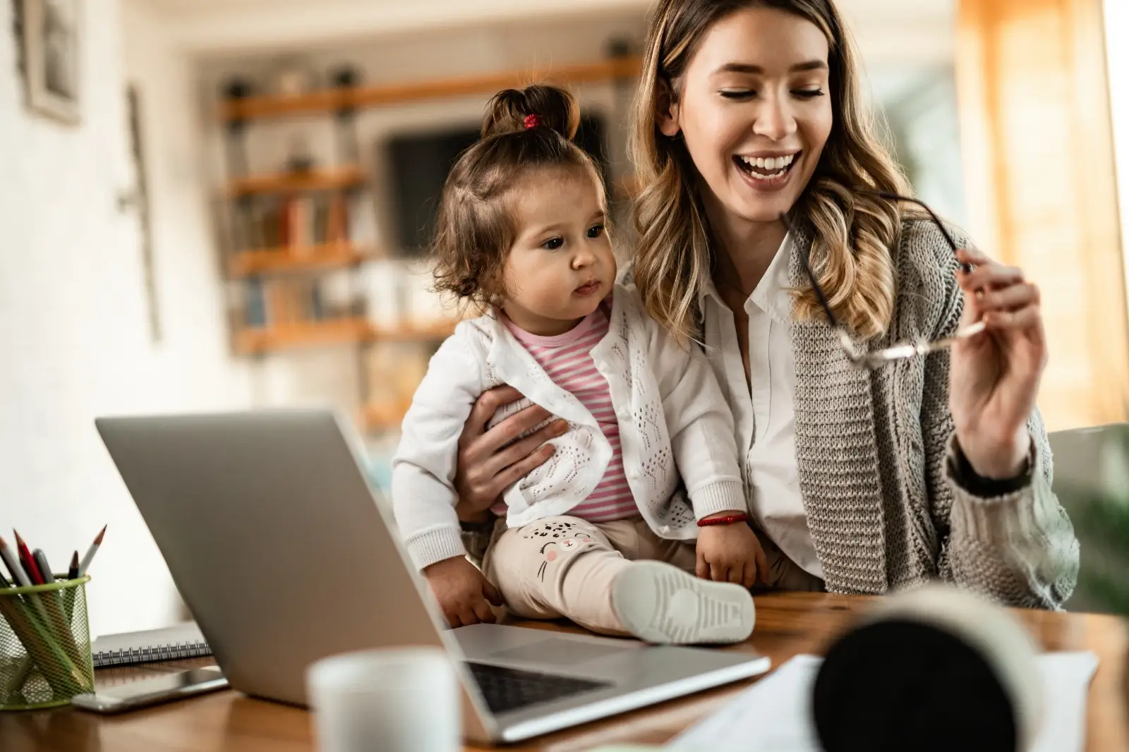 Madres emprendedoras necesitan equilibrar maternidad y negocio: algunas claves