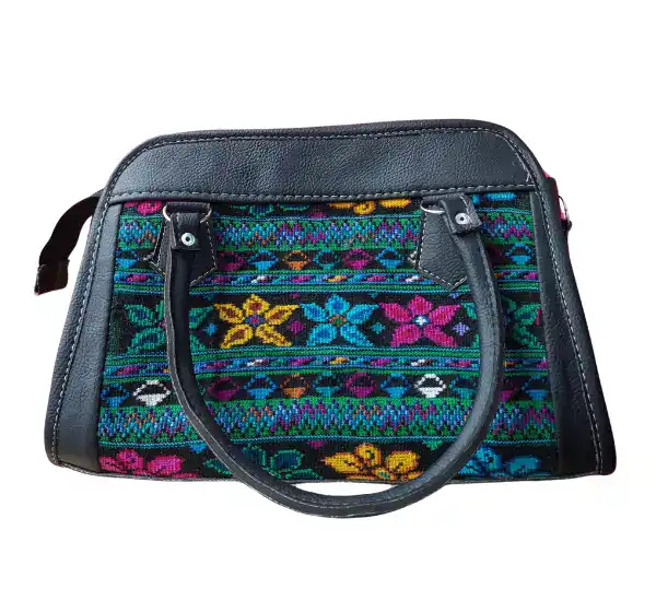 Bolso con bordado colorido estilo tradicional mexicano, accesorio único y artesanal.