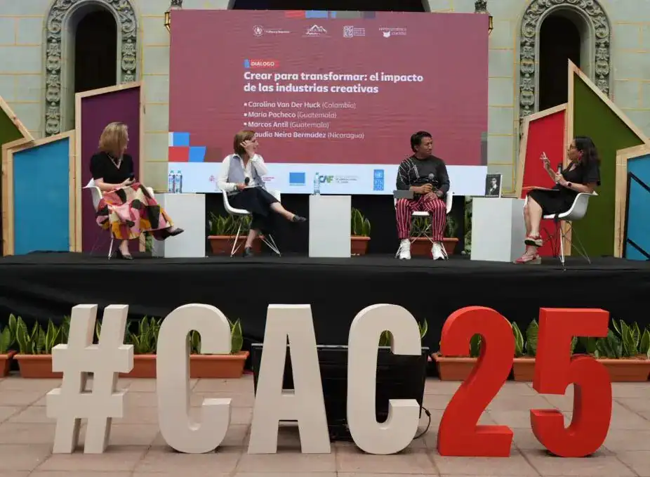 Empoderamiento de migrantes, panel de discusión sobre industrias creativas, evento en soy migrante, foro migratorio, inclusión laboral, derechos de migrantes en América Latina, innovación en migración, interculturalidad y empleo, participación comunitaria en migración, SoyMigrante.com REVISTA. – SoyMigrante.com REVISTA