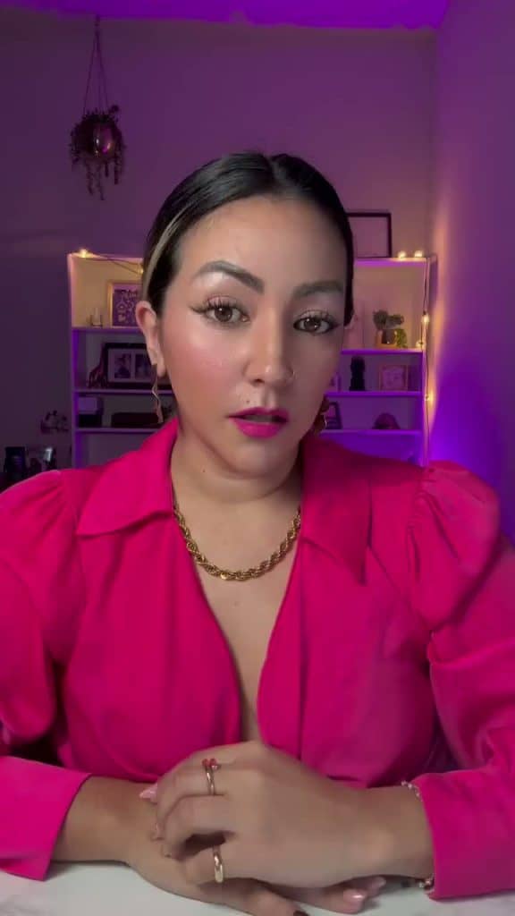 A través de tiktok e instagram, Maruu ofrece claves de emprendimiento, autoestima y superación personal, pero también comparte momentos cotidianos de su vida como madre, esposa, trabajadora. Si deseas ir a su instagram, clic en la imagen.