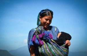 Maternidad Q’eqchi’: Sabiduría ancestral y desafíos contemporáneos – SoyMigrante.com REVISTA Maternidad Q’eqchi’: Sabiduría ancestral y desafíos contemporáneos – SoyMigrante.com REVISTA