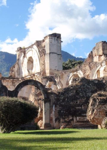 Las Ruinas de La Recolección: un tesoro en Antigua Guatemala – SoyMigrante.com REVISTA Restauraciones arqueológicas en Mexico, antigua ciudad maya en ruinas, patrimonio cultural, turismo histórico y exploración en sitios arqueológicos mayas.