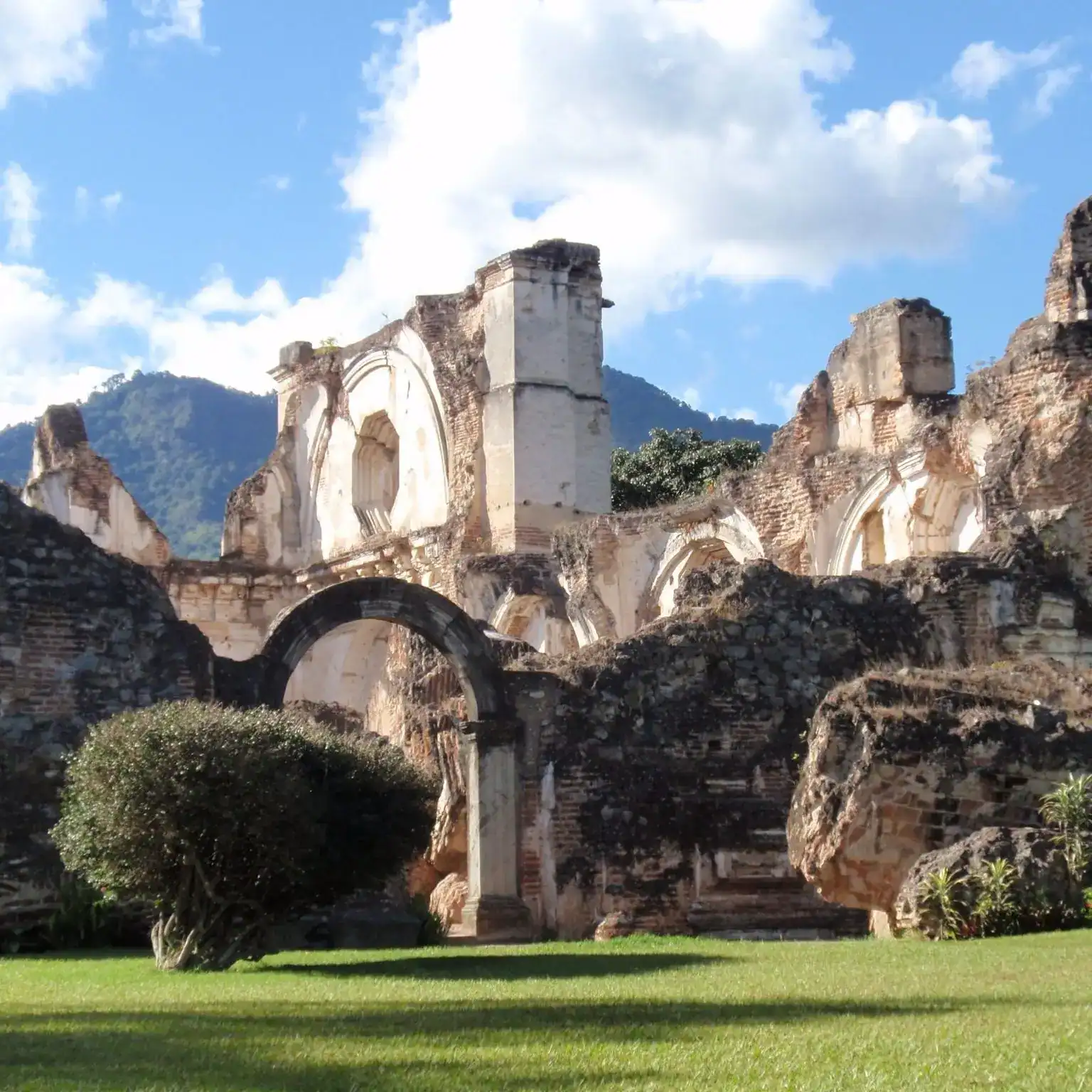 Joyas de Antigua Guatemala: las ruinas de La Recolección
