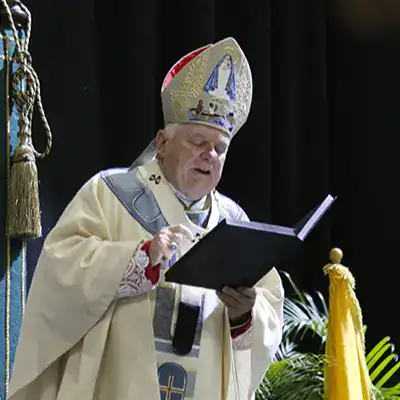 Arzobispo de Miami sale en defensa de los migrantes y pide respeto a su dignidad