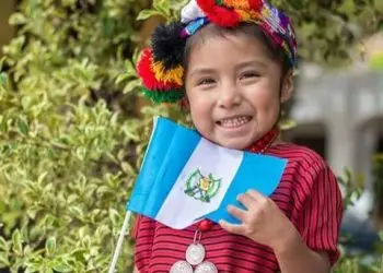 foto niña momostenango por marcos zarate para tema remesas