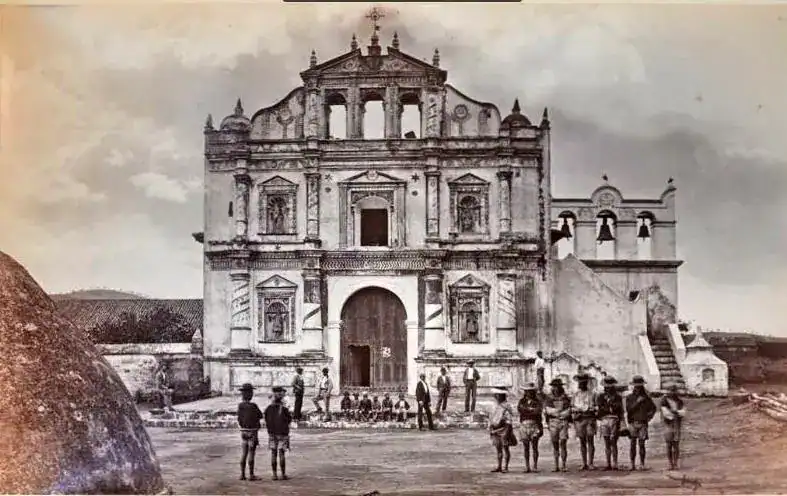 Antigua iglesia colonial en México, historia y arquitectura del siglo XVII, fotos históricas que muestran el patrimonio cultural mexicano y migrante. – SoyMigrante.com REVISTA