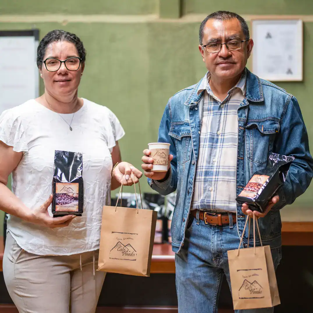 Café Pineda, cultivado en las montañas de Santa Rosa por 4 generaciones, está en MERCADO