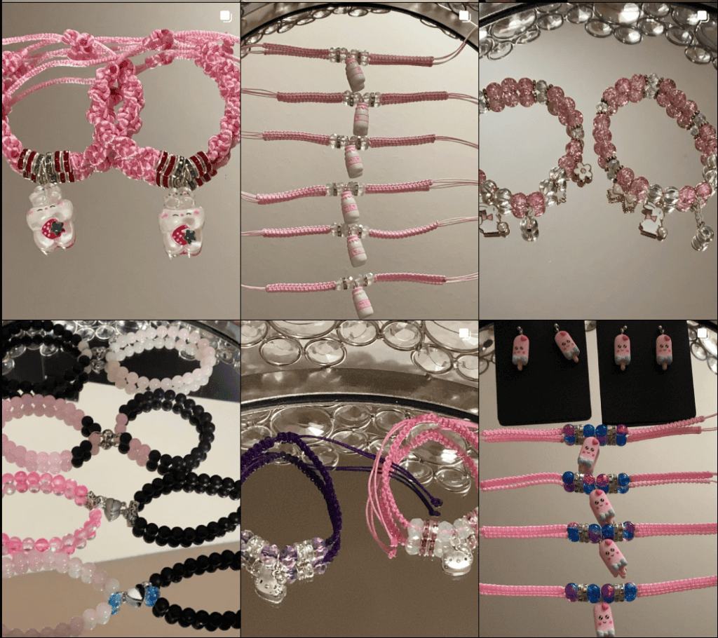 Lazos y pulseras con abalorios y charms en tonos rosados, ideales para accesorios de moda y regalos para niñas.