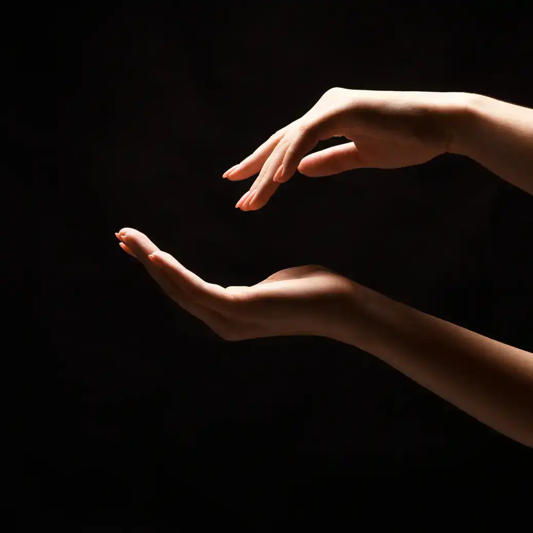 ¿Sientes que se te duermen las manos? Podría ser una alerta muy seria