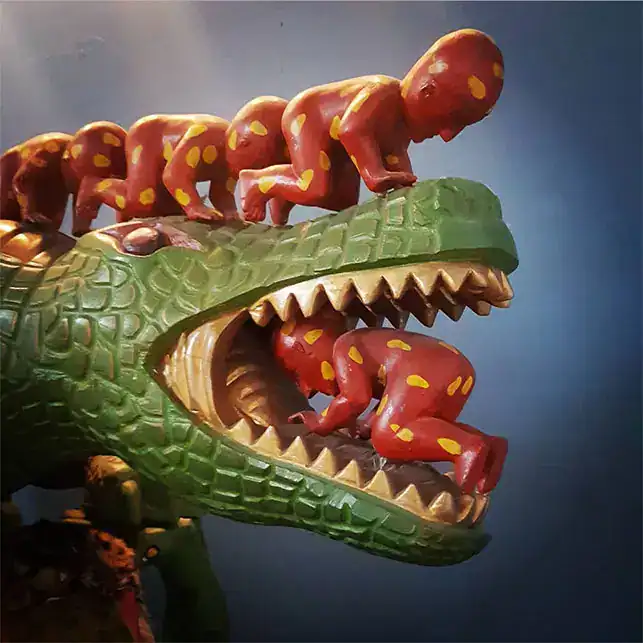 Niños jugando en la boca de un cocodrilo gigante de arte callejero, en un mural colorido y vibrante. Arte urbano inspirado en la cultura y folklore, ideal para fotos y promoción de festivales culturales en México.