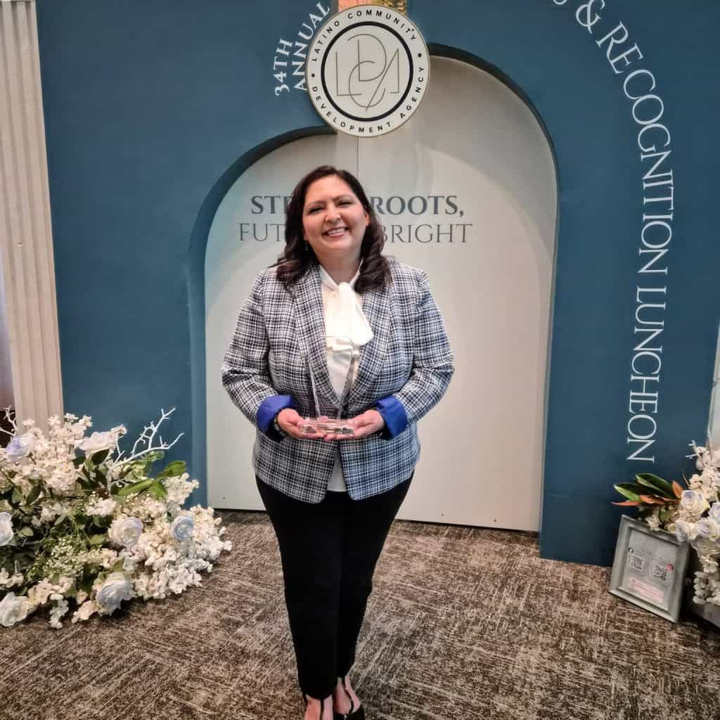 Guatemalteca recibe premio “Ángel Guardián” en Oklahoma