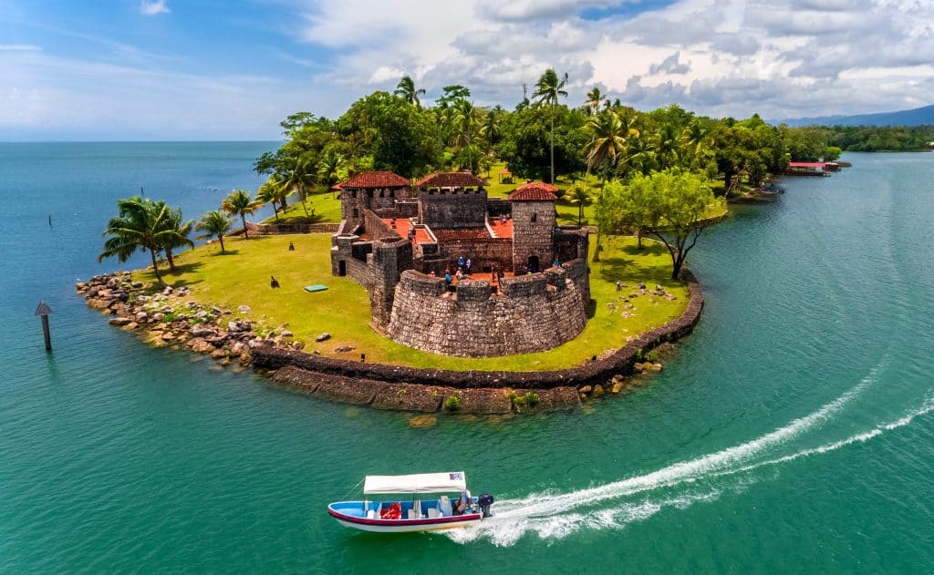 El Castillo de San Felipe es de los lugares más visitados. (Foto: INGUAT) – SoyMigrante.com REVISTA