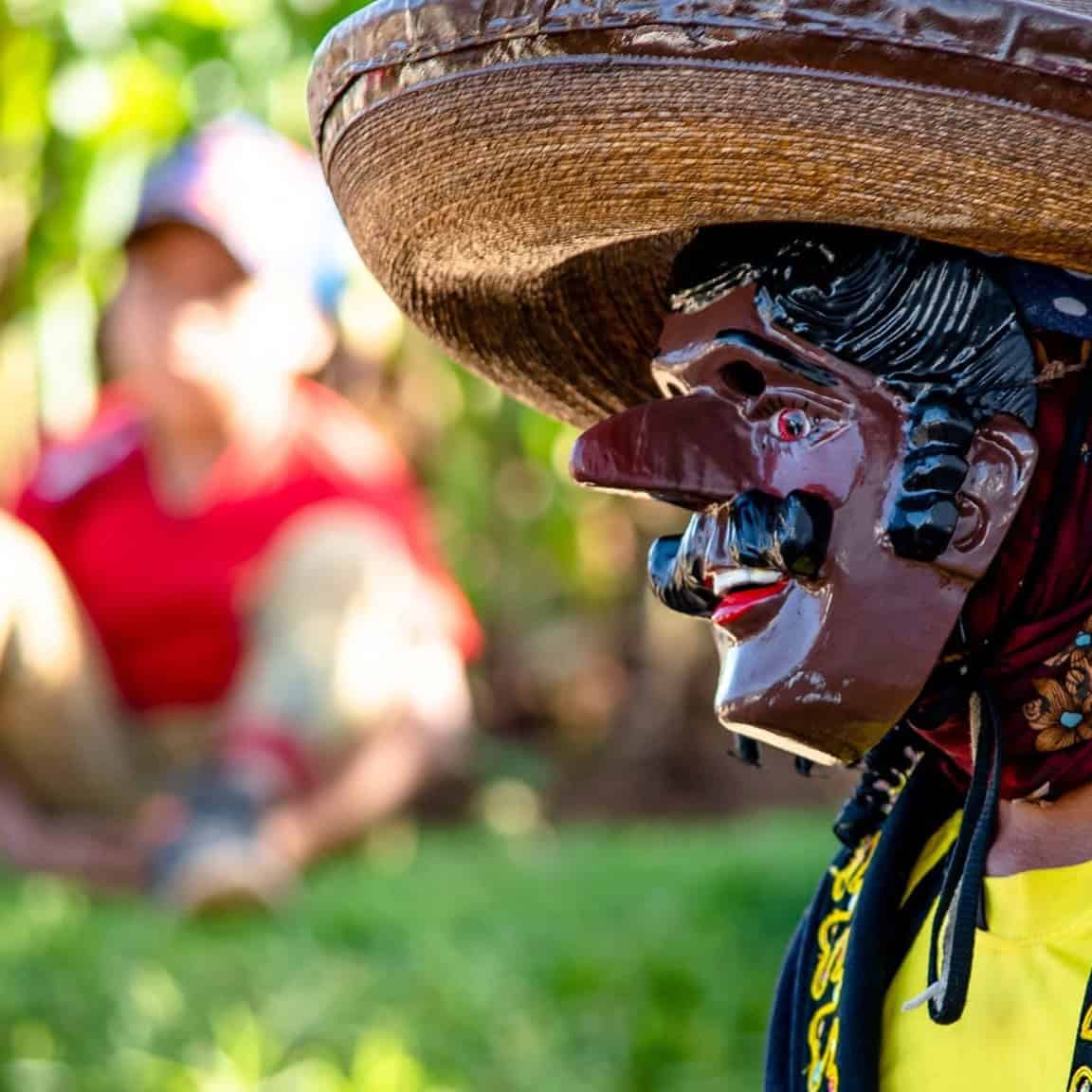 danza o baile de mexicanos en momostenango totonicapan fotos cortesía Marcos Zarate foto – SoyMigrante.com REVISTA danza o baile de mexicanos en momostenango totonicapan fotos cortesía Marcos Zarate foto