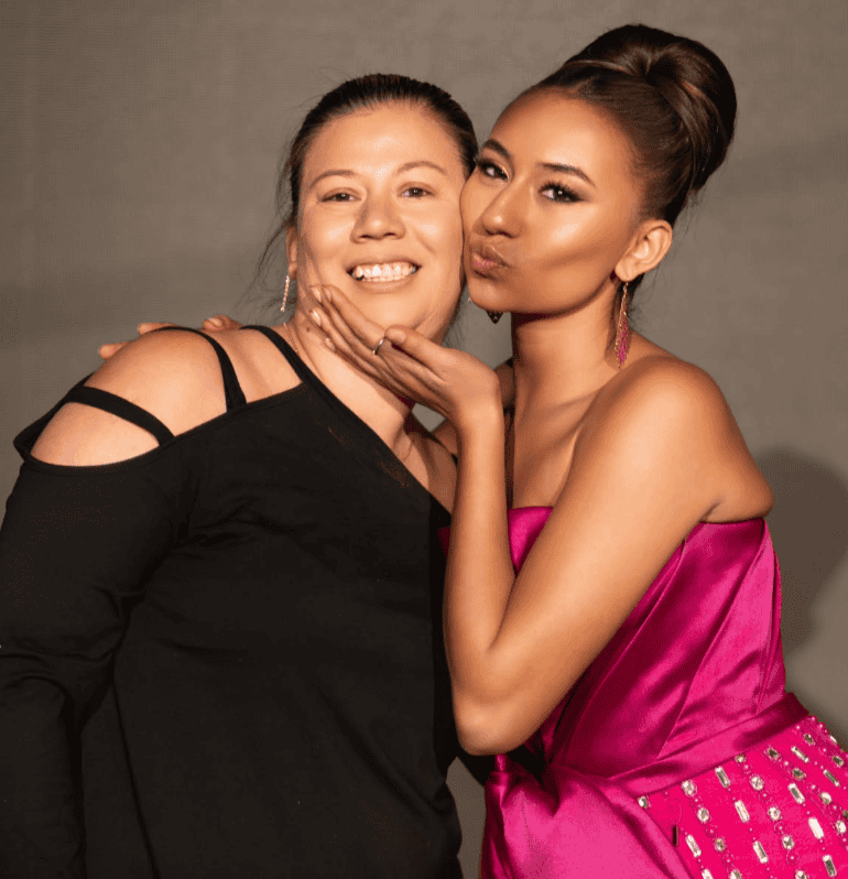 La modelo Keyla Morales valora y sigue los consejos de su mamá, Jennifer Morales, quien le inculca el valor de la disciplina, la responsabilidad y también el reconocimiento de las raíces culturales guatemaltecas. (Foto Keyla Morales) – SoyMigrante.com REVISTA