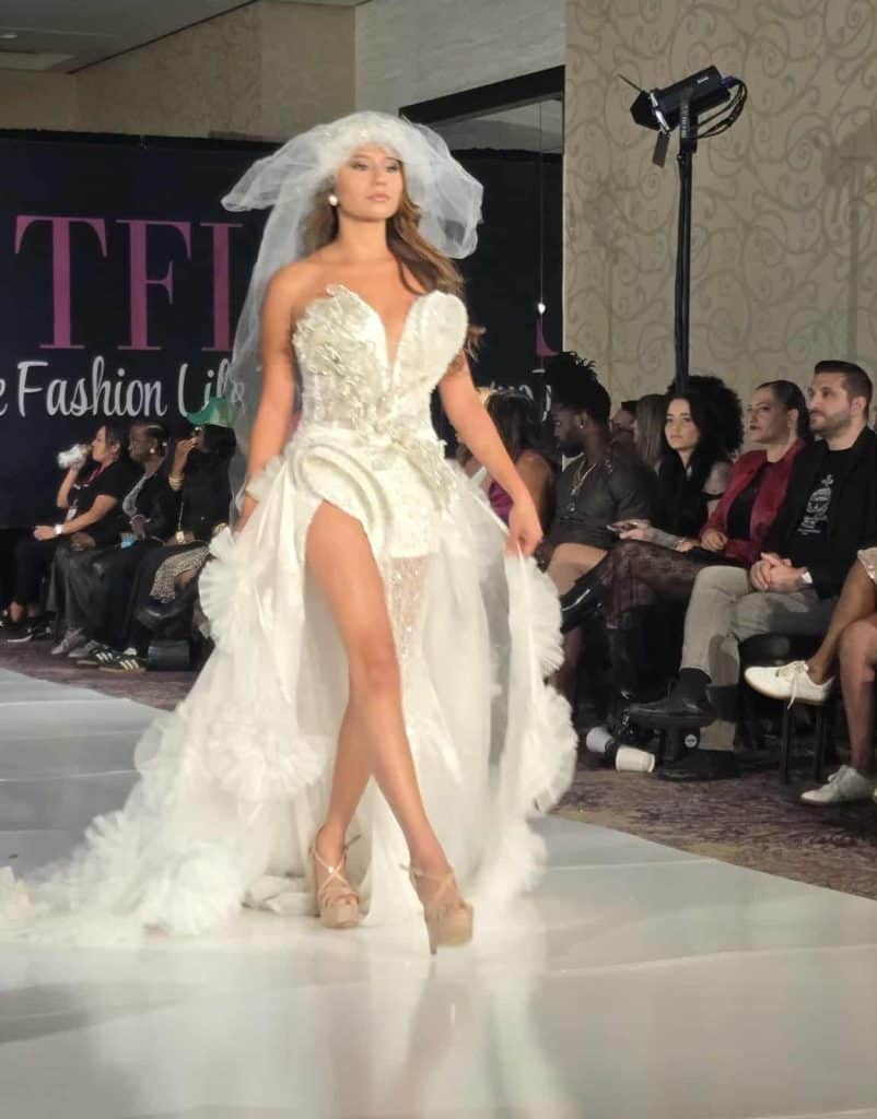 Keyla Morales se ha preparado intensamente y continúa practicando constantemente para mejorar en su trabajo de modelaje. (Foto cortesía Keyla Morales) – SoyMigrante.com REVISTA