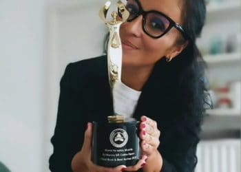 Guatemalteca Mariela SR Coline Fanon y su premio Ebobea 2025 a Mejor Libro por Mamá No estoy Muerta – SoyMigrante.com REVISTA Guatemalteca Mariela SR Coline Fanon y su premio Ebobea 2025 a Mejor Libro por Mamá No estoy Muerta – SoyMigrante.com REVISTA