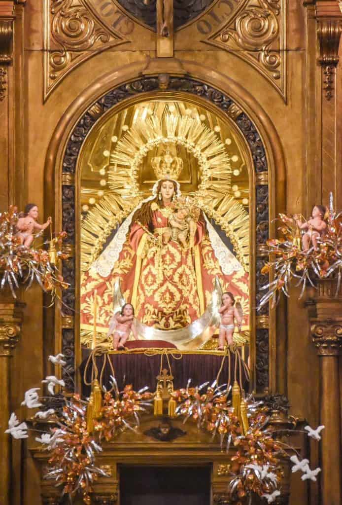 Santo Domingo celebra Mes del Rosario entre fe y tradición