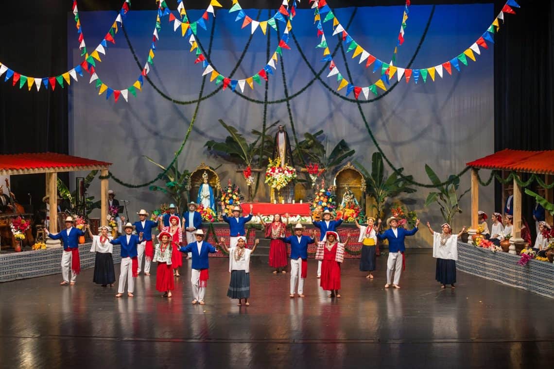 El Paabank del Ballet Moderno y Folklórico de Guatemala fusiona imágenes y festejos, fervor y unión de comunidad, en un espectáculo deslumbrante de raíces q'eqchi' – SoyMigrante.com REVISTA