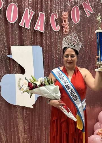 jacke de leon madre del año 2025 chicago