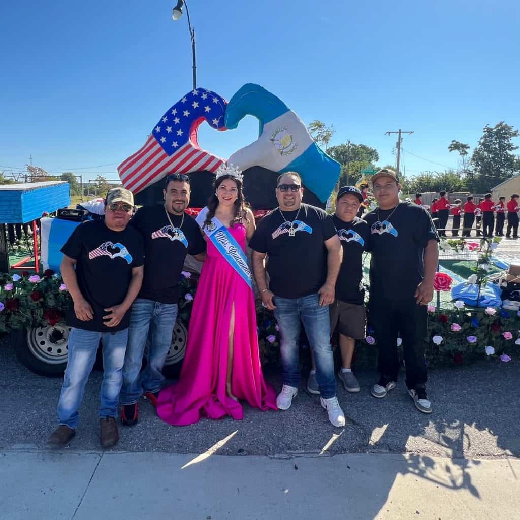 Carroza guatemalteca en Oklahoma en Desfile Hispano grana premio – SoyMigrante.com REVISTA