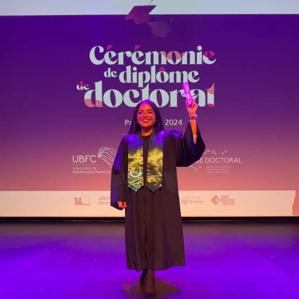 En 2024, Yucely Beb Caal, maya q'eqchi' de Cobán, Alta Verapaz, obtuvo el doctorado en automatización: un triunfo que dedicó a sus padres y a Guatemala. (Foto cortesía Yucely Beb) – SoyMigrante.com REVISTA